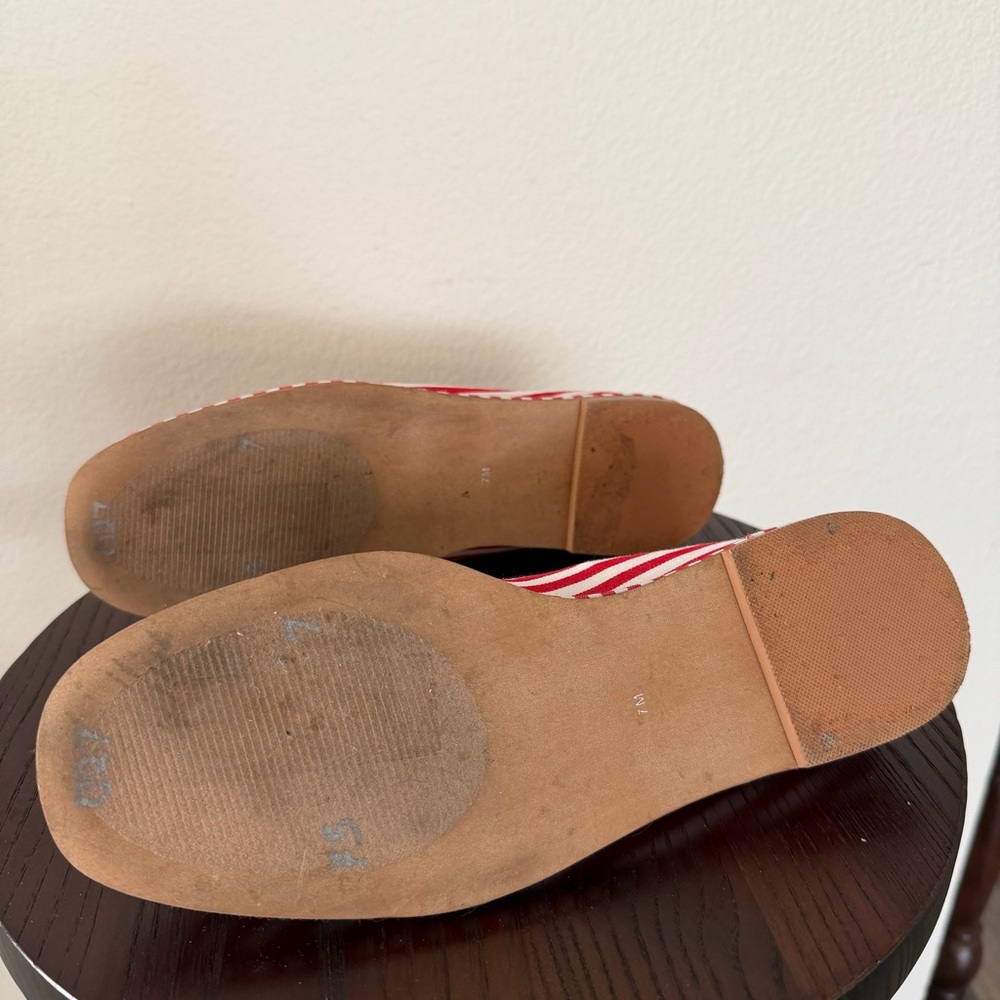Red & White Striped Women's Ballet Flats - Picture 5 of 6